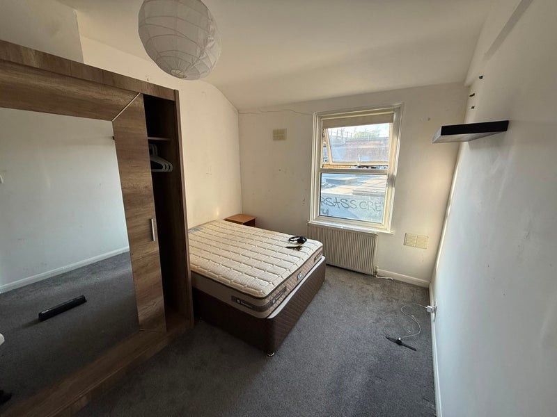 Room Cambridge Heath Road in Greater London
