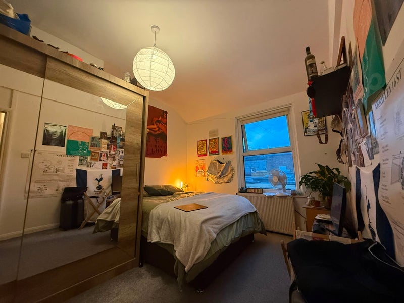 Room Cambridge Heath Road in Greater London