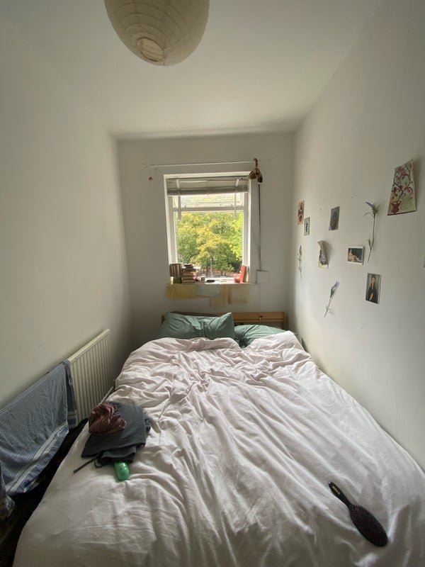 Room Grove Road in Greater London