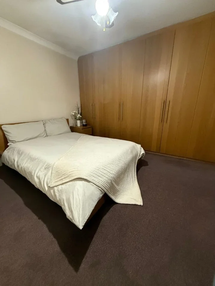 Room Brookfield Road in Greater London