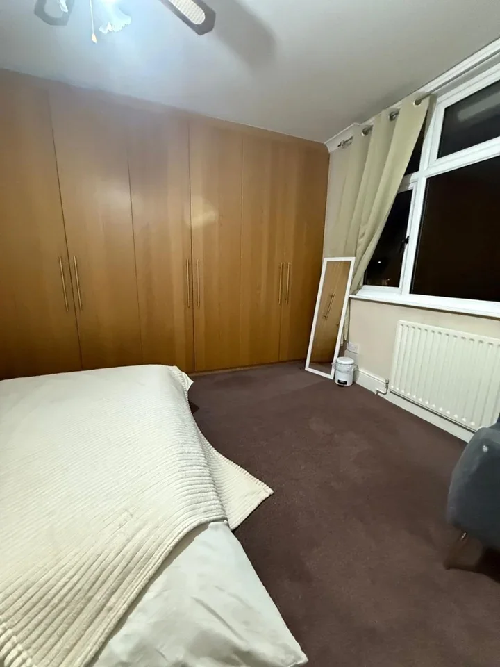 Room Brookfield Road in Greater London