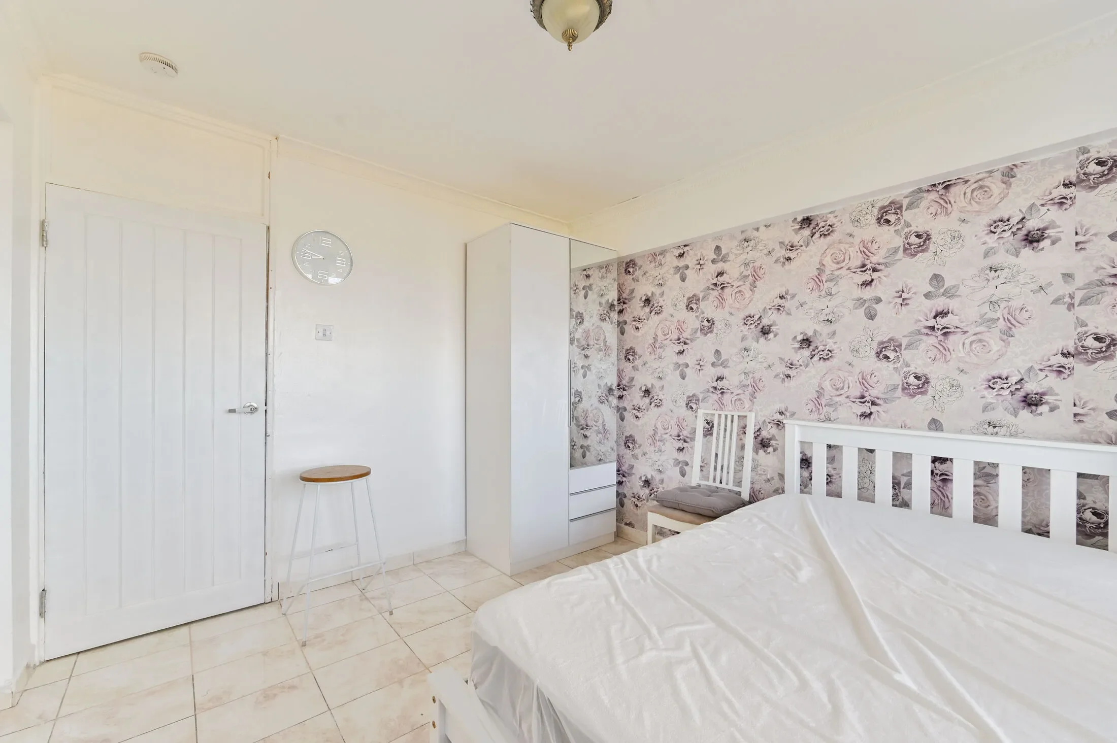 Flat Hillingdon Street in Greater London