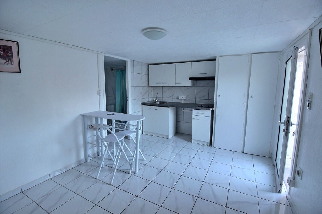 Chambre Place De Gueydan à Gardanne