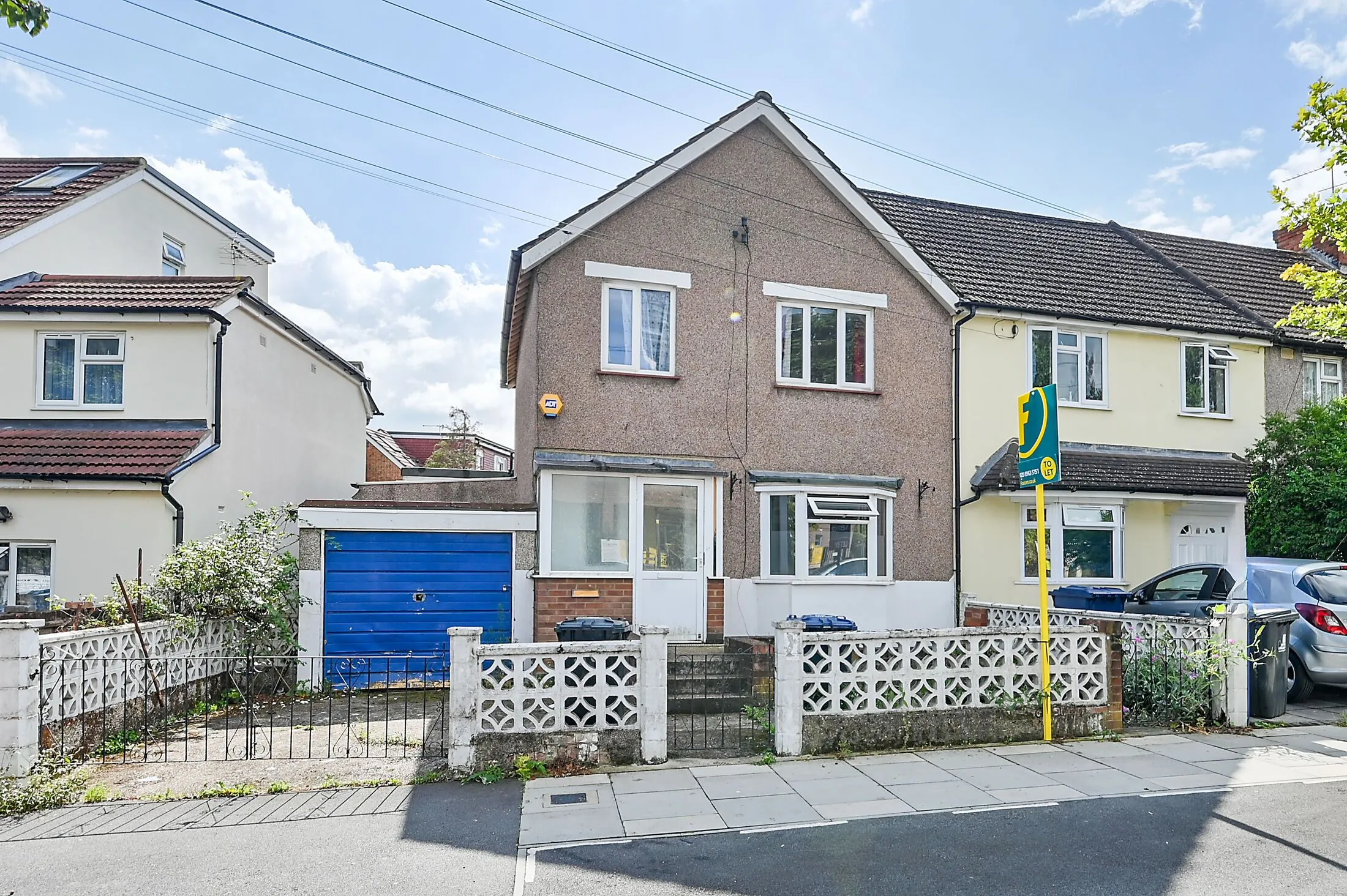 House Long Drive in Greater London