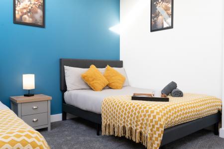 Flat Whitworth Close in Gosport