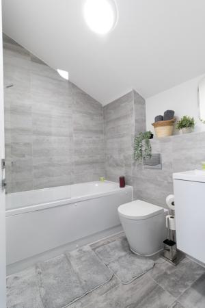 Flat Whitworth Close in Gosport