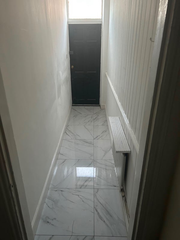 Room Grange Road in Greater London