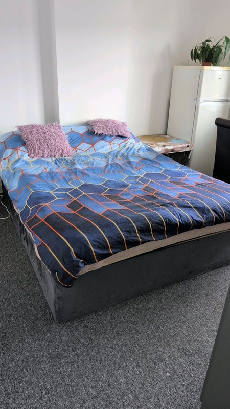 Room Tudor Drive in Greater London