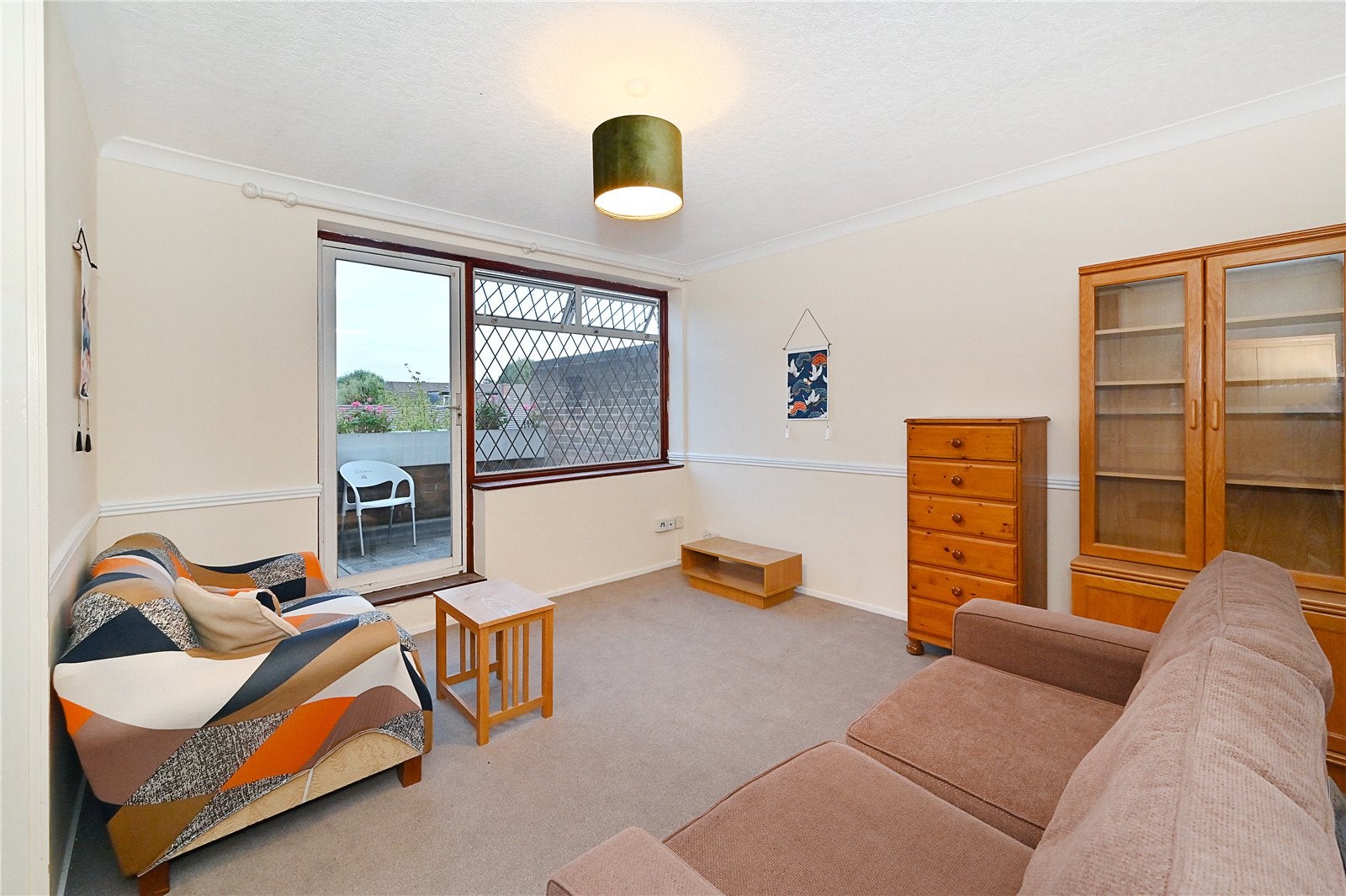 Flat Galbraith Street in Greater London