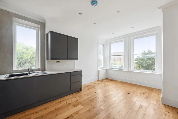 Flat Kilburn Lane in Greater London