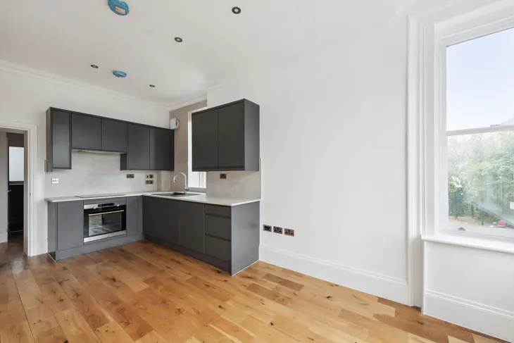 Flat Kilburn Lane in Greater London