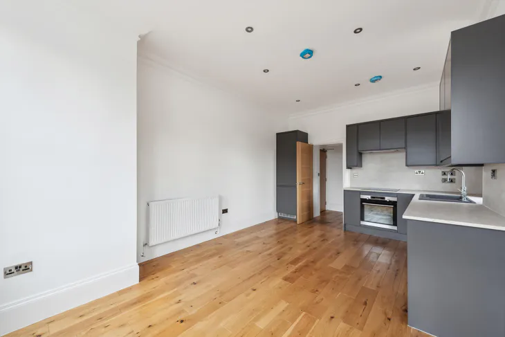 Flat Kilburn Lane in Greater London