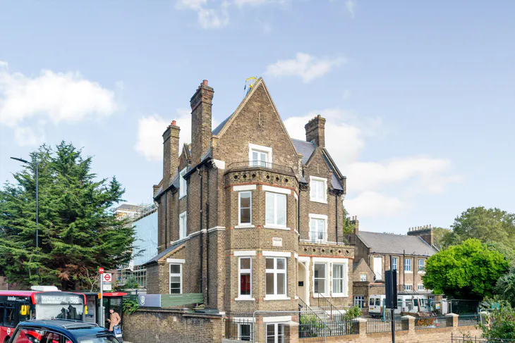 Flat Kilburn Lane in Greater London