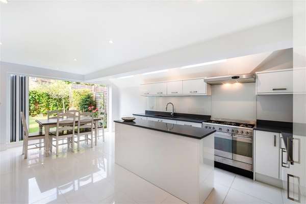 House Bramfield Road in Greater London