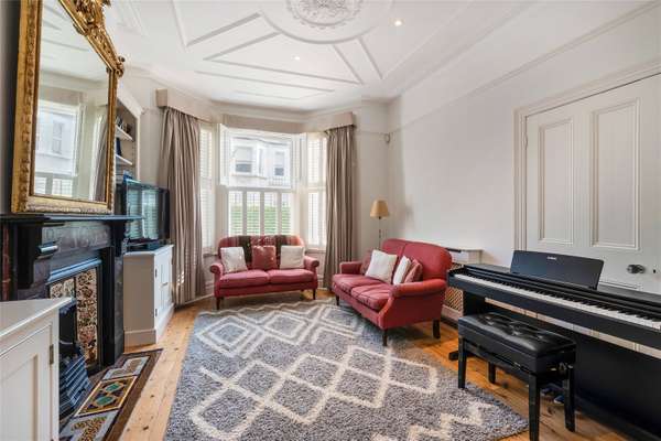 House Bramfield Road in Greater London