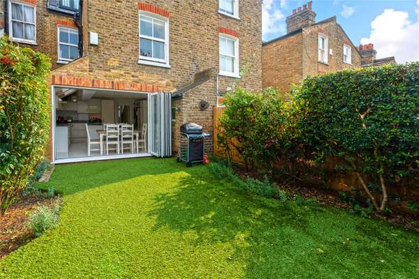 House Bramfield Road in Greater London