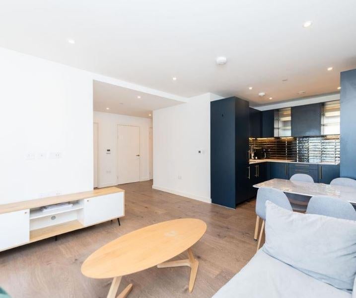 Room Mary Neuner Road in Greater London