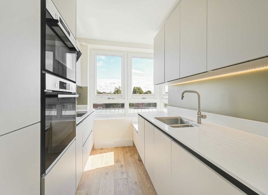Flat Chelsea Manor Street in Greater London