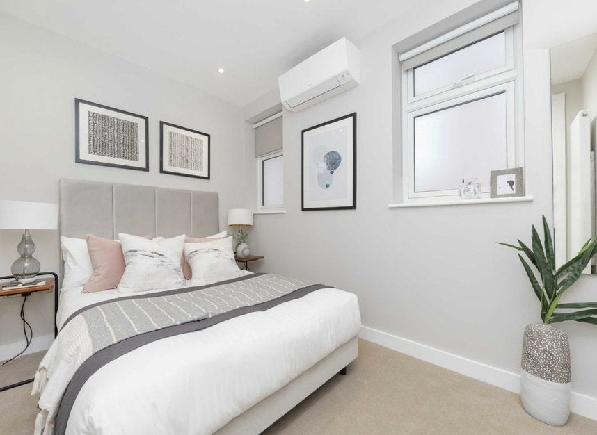 Flat The Ridgeway in Greater London