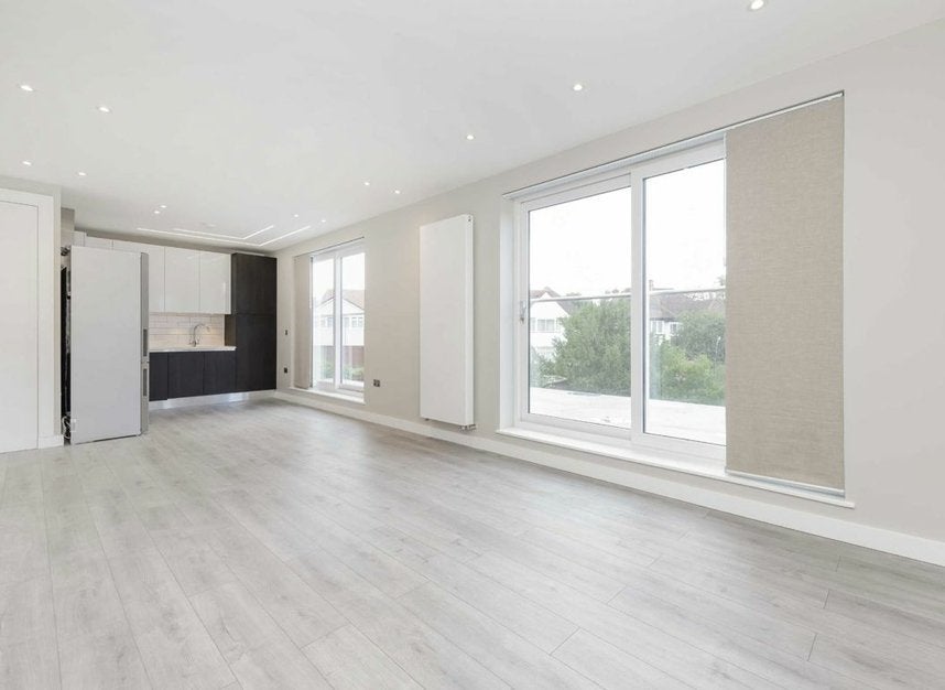Flat The Ridgeway in Greater London