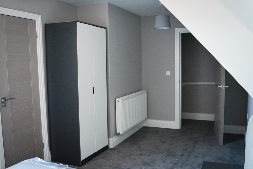 Flat Raddlebarn Road in Birmingham