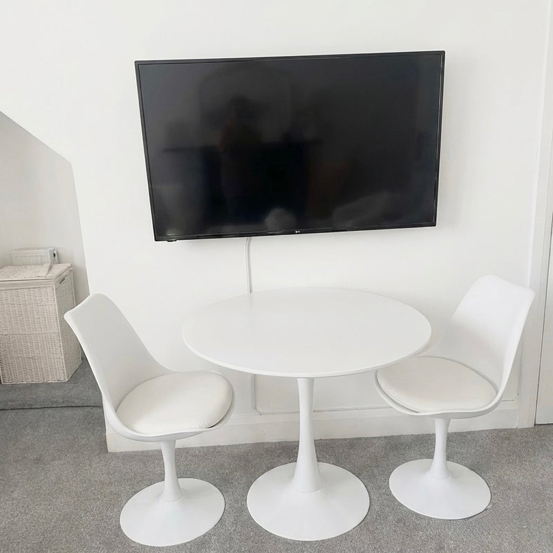 Flat Finborough Road in Greater London
