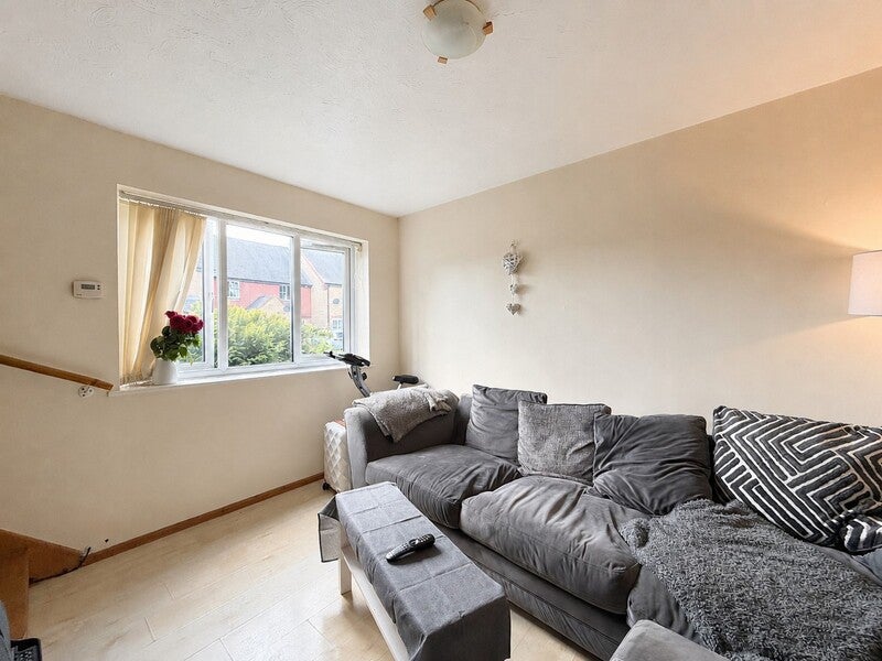 House Canterbury Close in Cherwell District