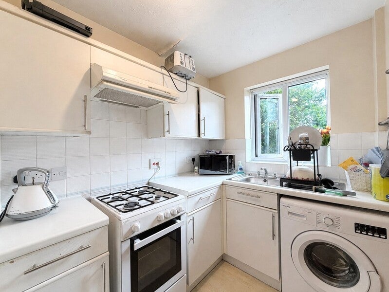 House Canterbury Close in Cherwell District