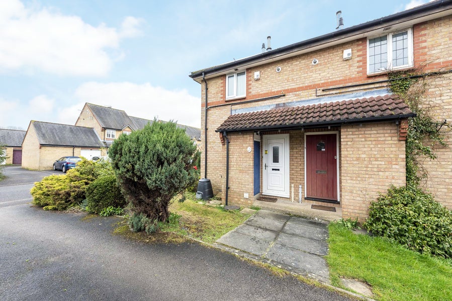 House Canterbury Close in Cherwell District