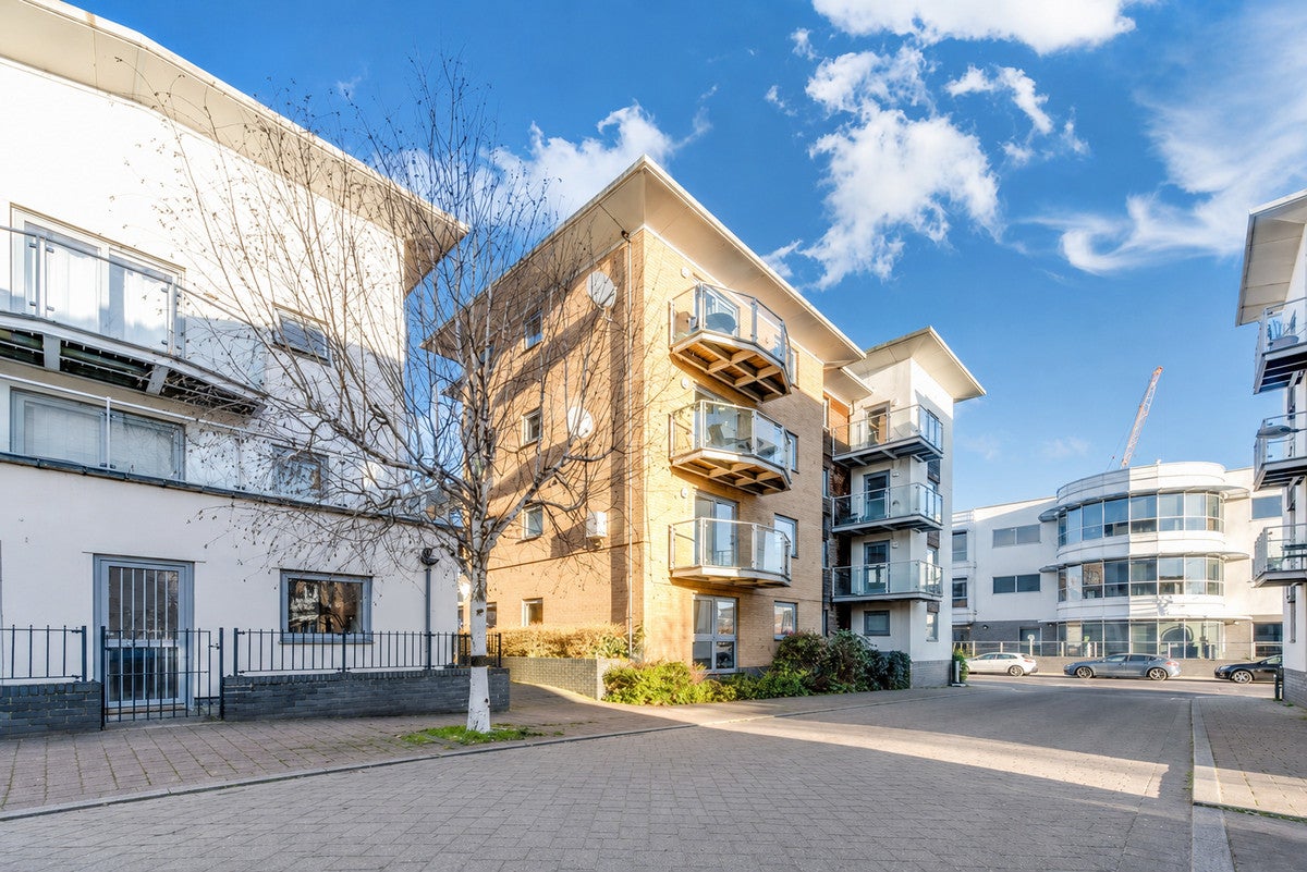 Flat Joy Clucas House in Colchester