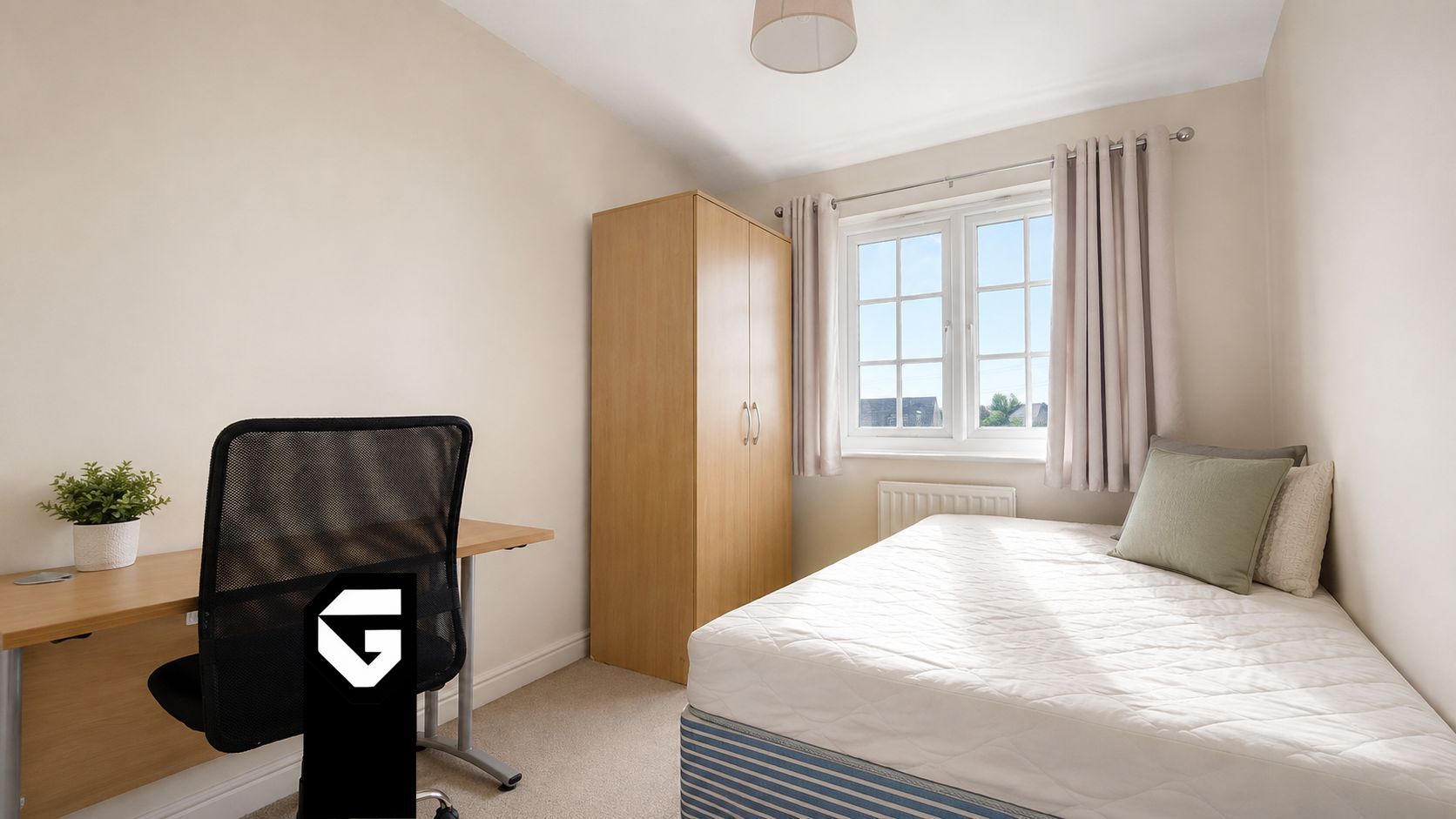 Room Great Clover Leaze in Harry Stoke