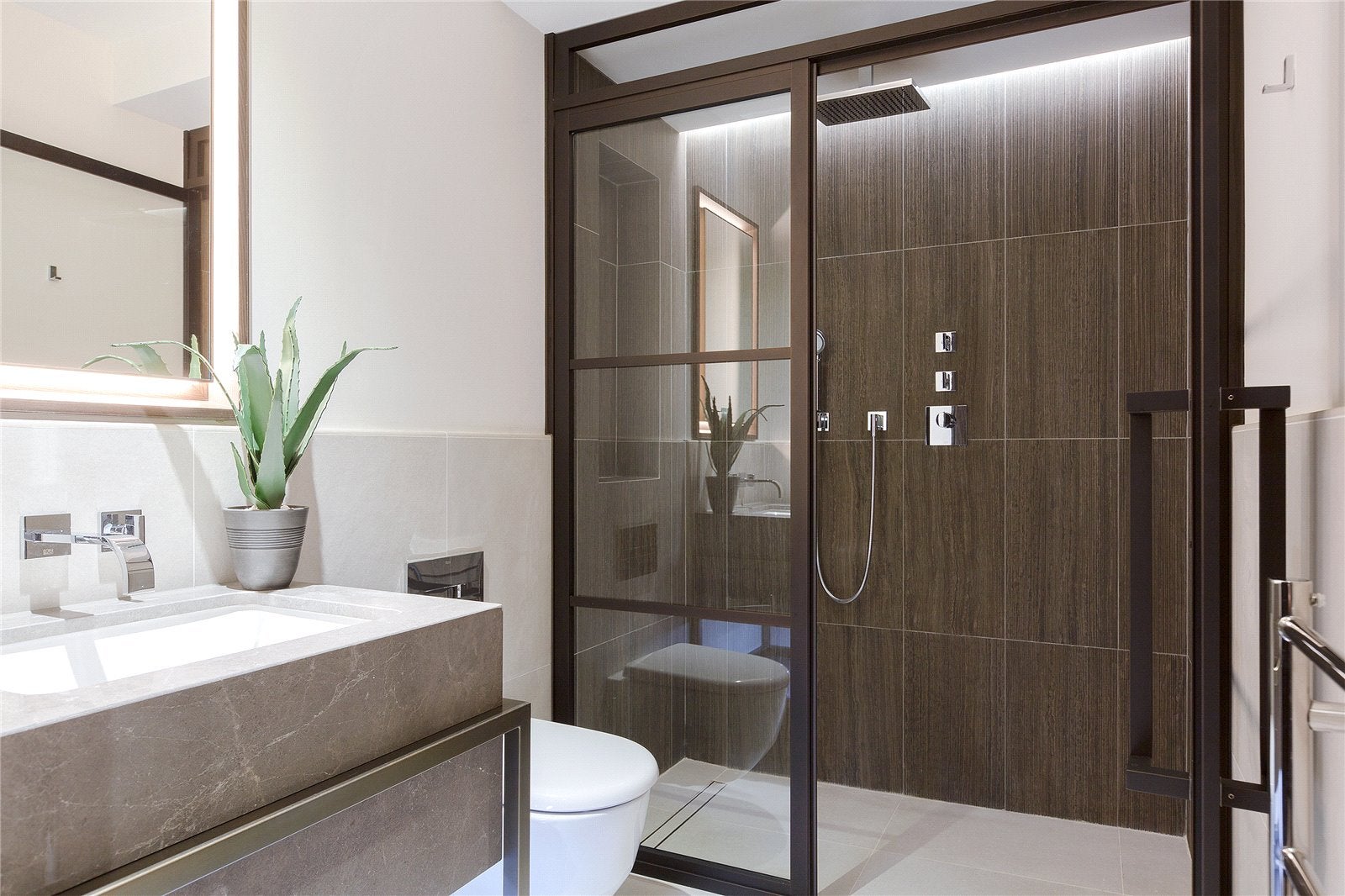 Flat Golden Square in City of Westminster