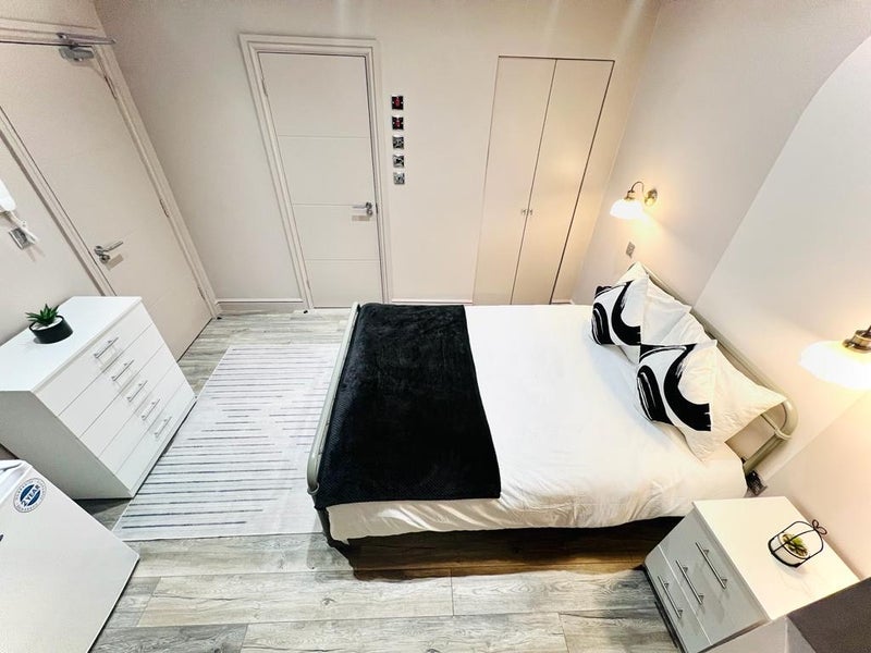 Room Milborough Crescent in Greater London