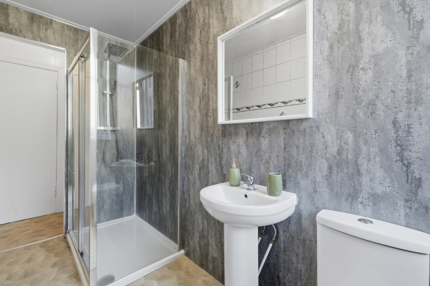 Flat Dunearn Street in Glasgow