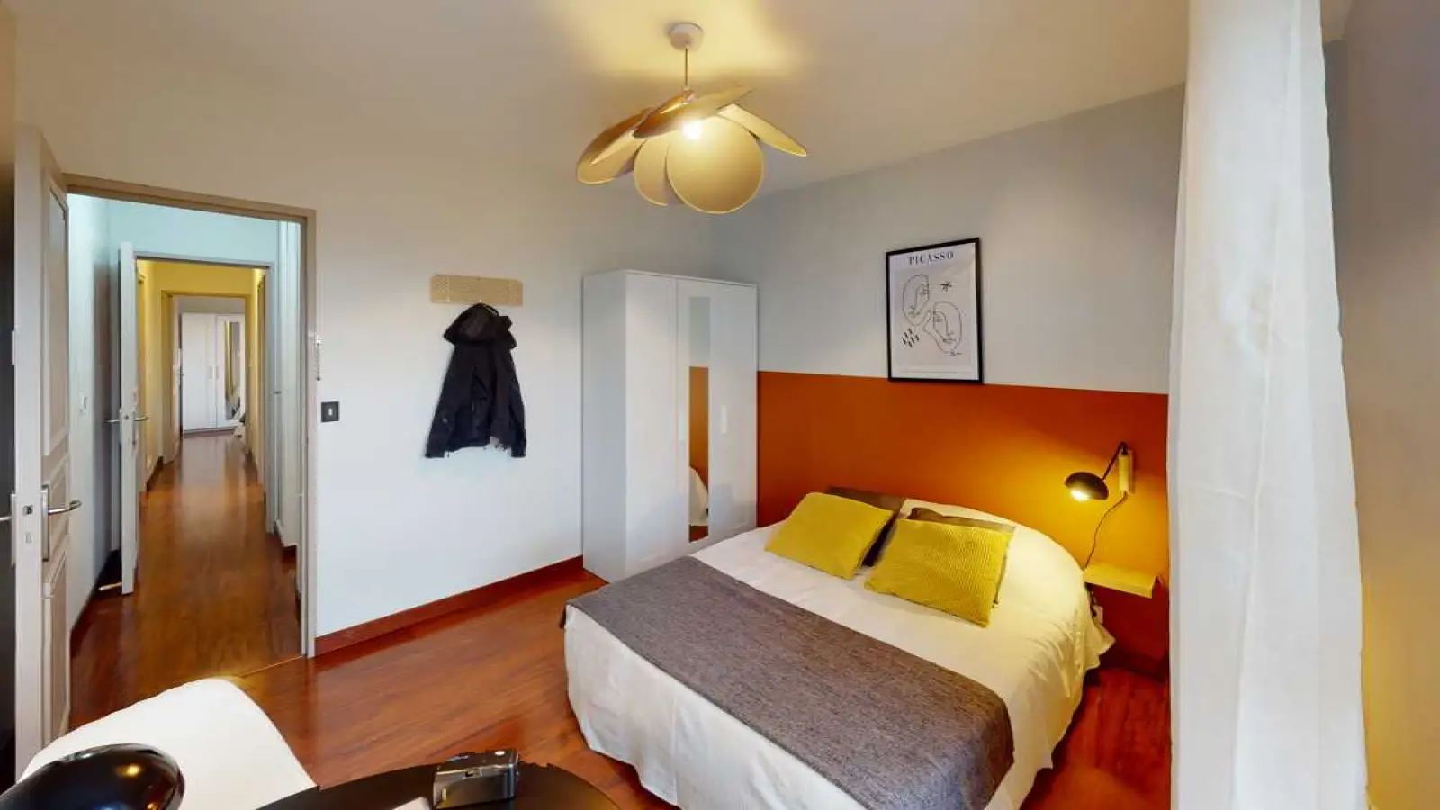 Chambre Rue Villebois-Mareuil à Courbevoie