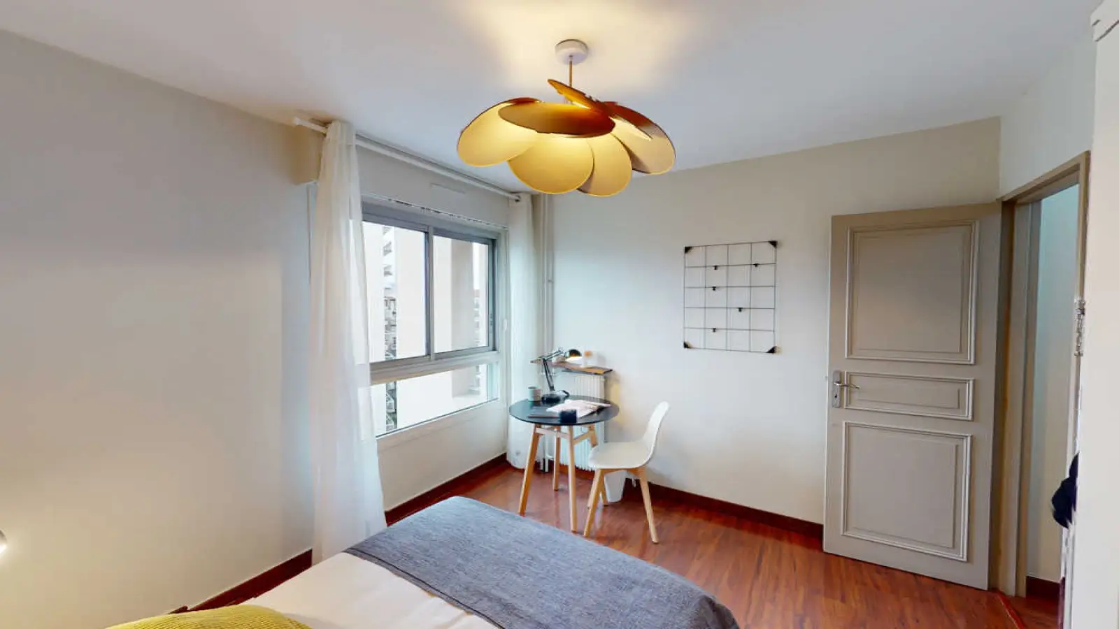 Chambre Rue Villebois-Mareuil à Courbevoie
