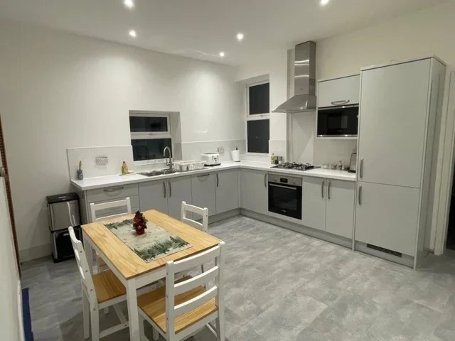 Flat Leatherhead Road in Mole Valley