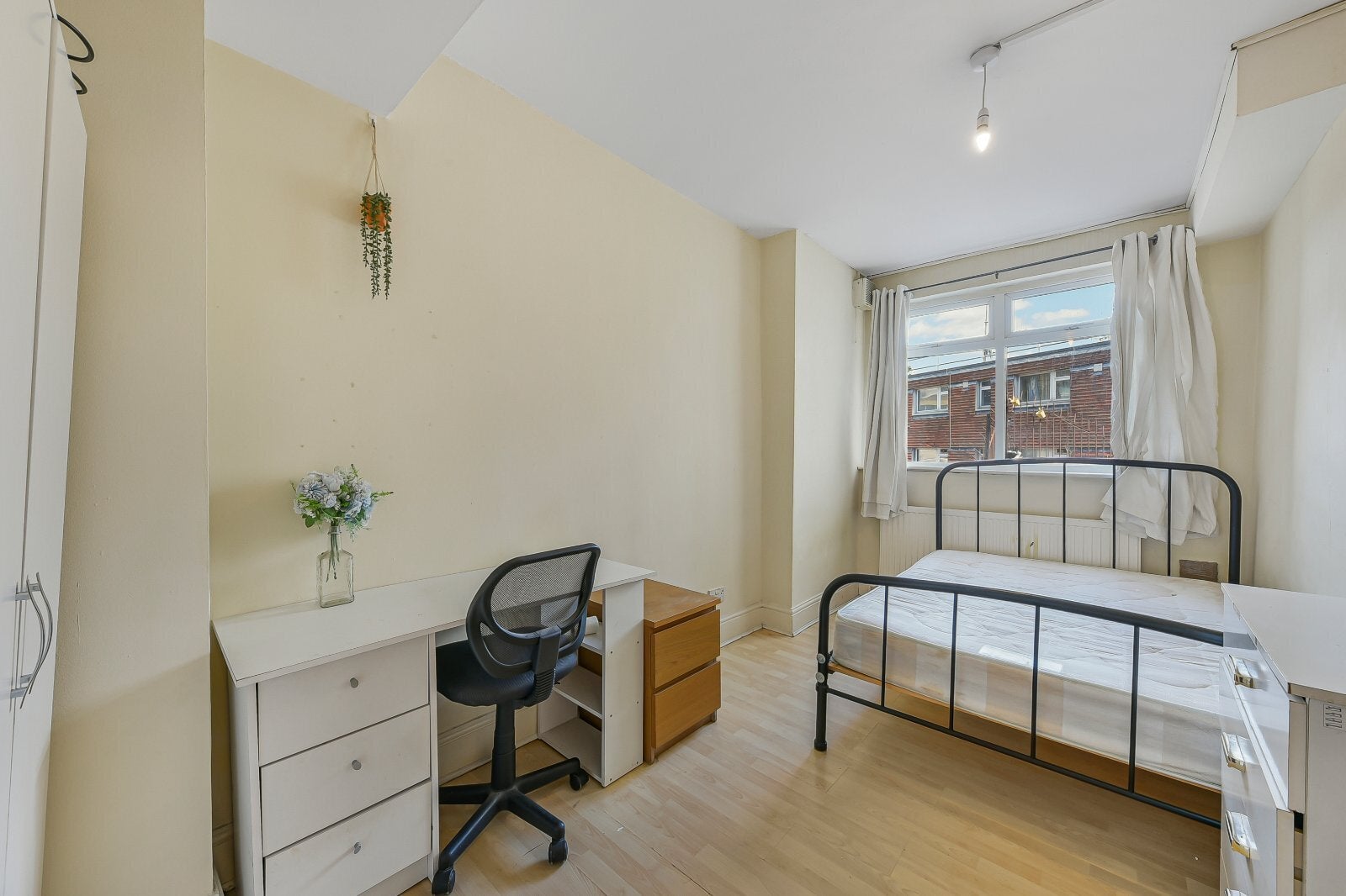 Room Weedington Road in Greater London