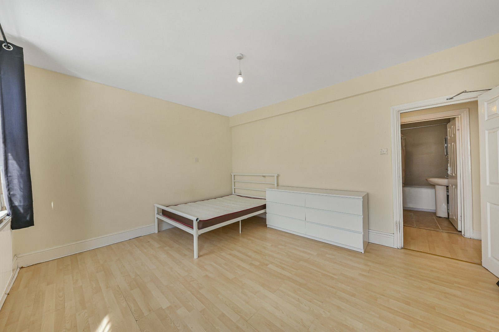 Room Weedington Road in Greater London