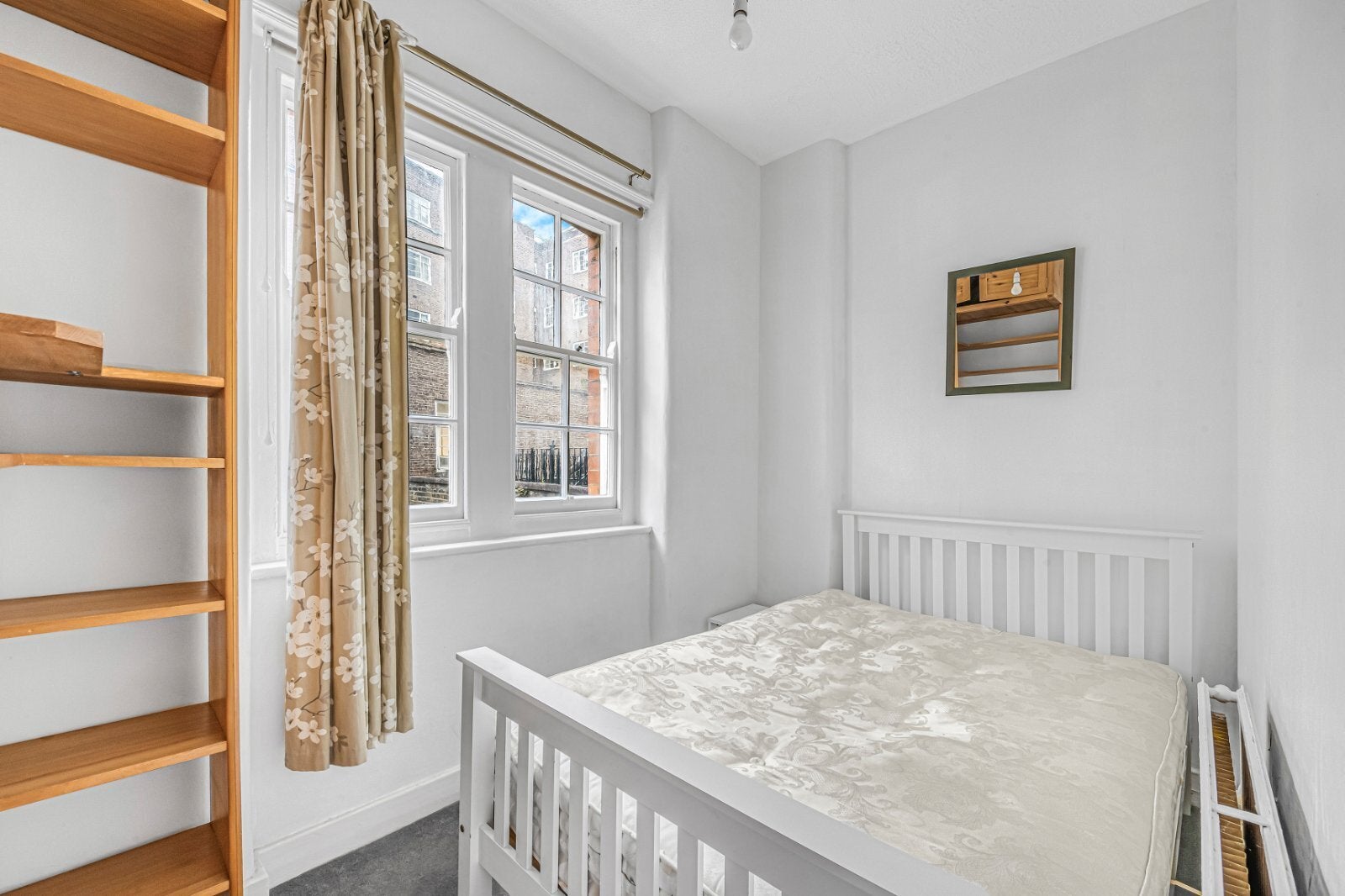 Flat Tavistock Place in Greater London