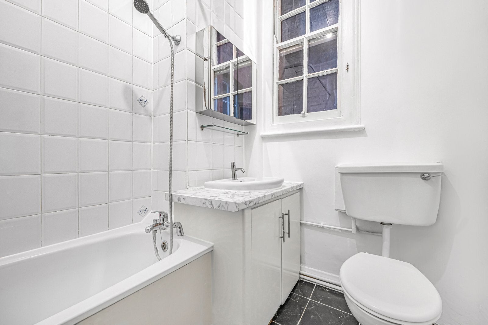 Flat Tavistock Place in Greater London