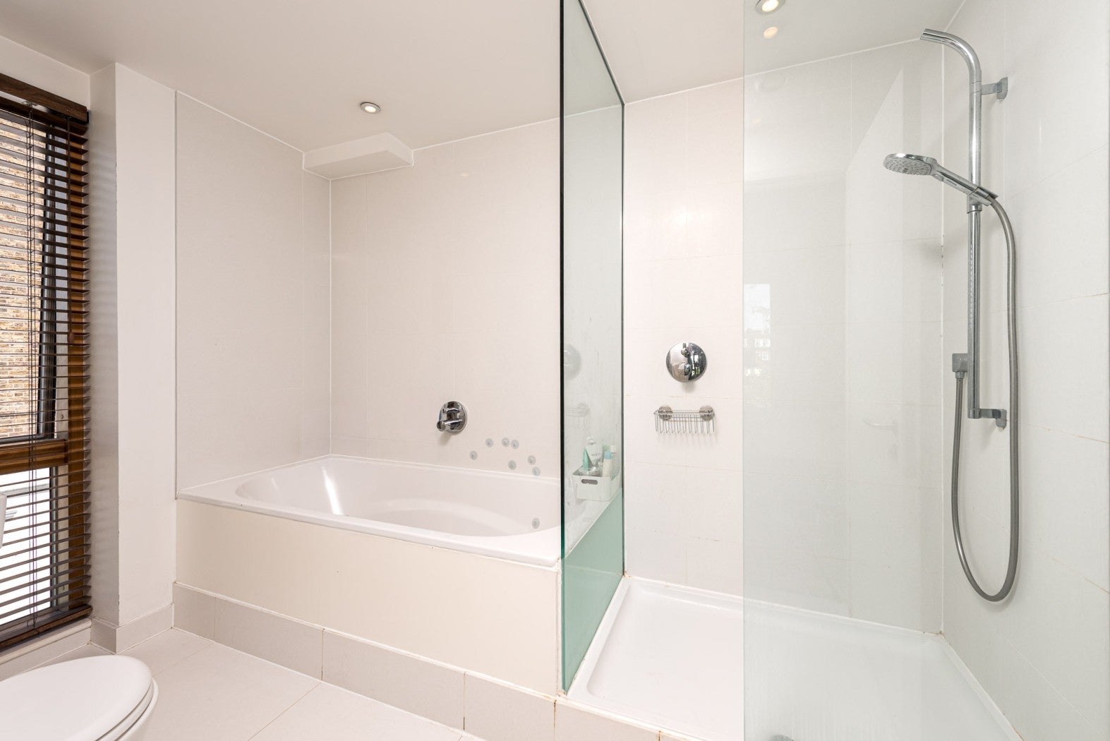 Flat Grafton Square in Greater London