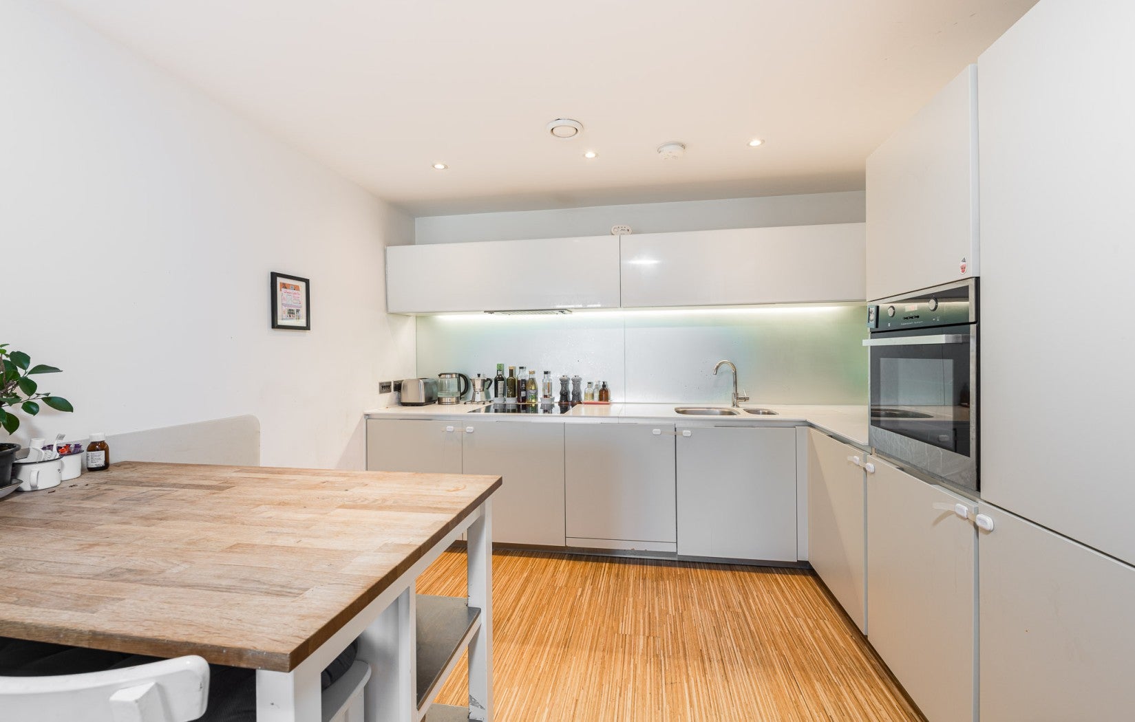 Flat Grafton Square in Greater London