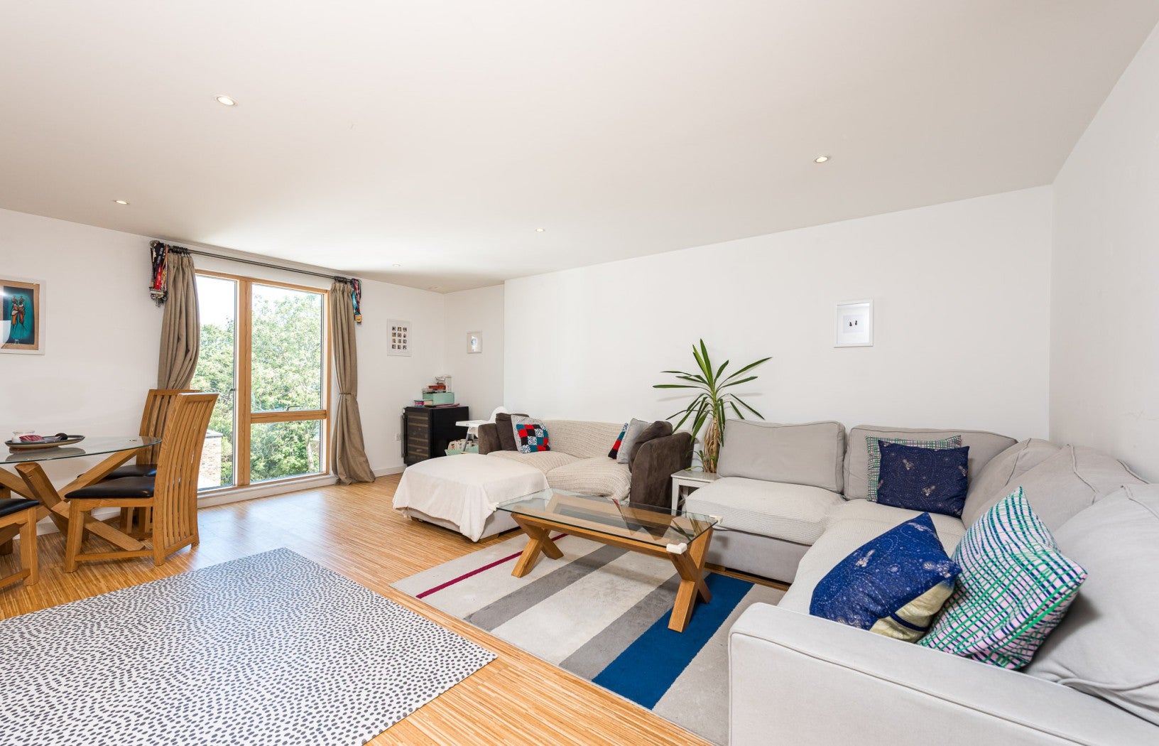 Flat Grafton Square in Greater London