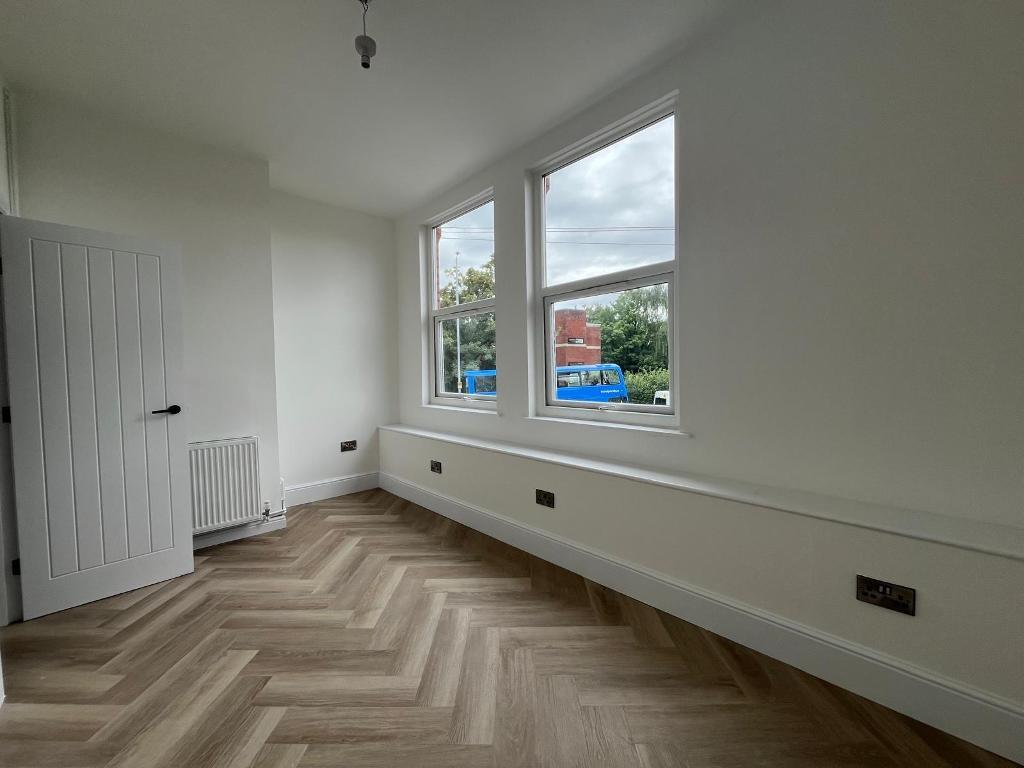 Flat Wilbraham Road in Manchester