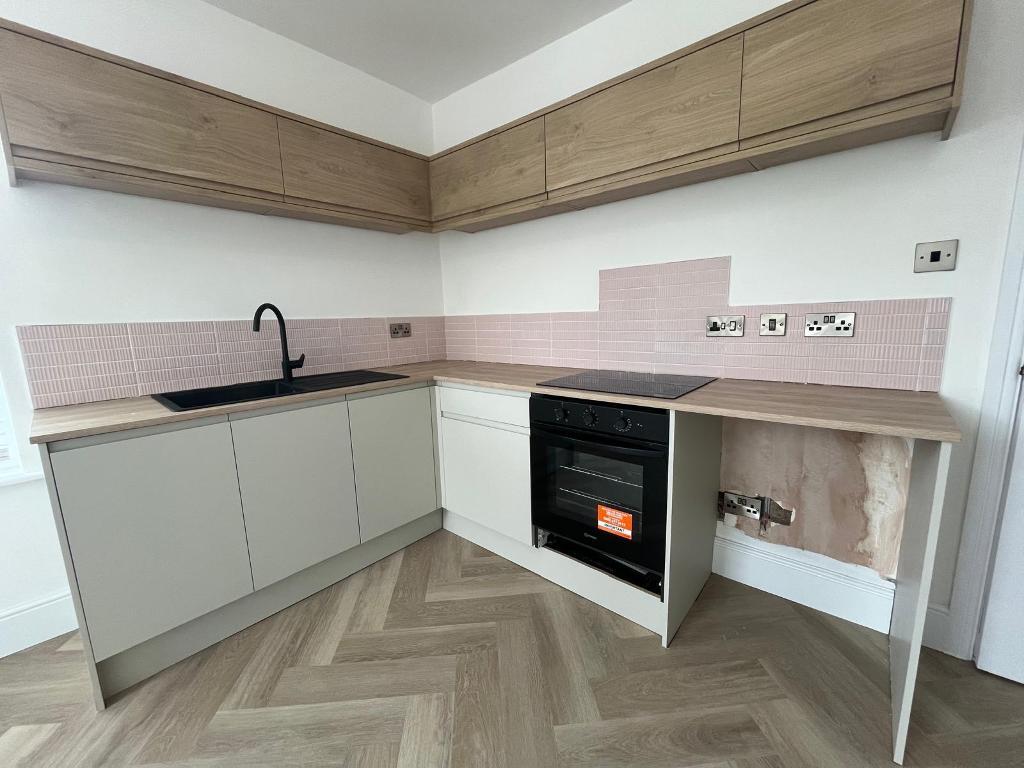 Flat Wilbraham Road in Manchester