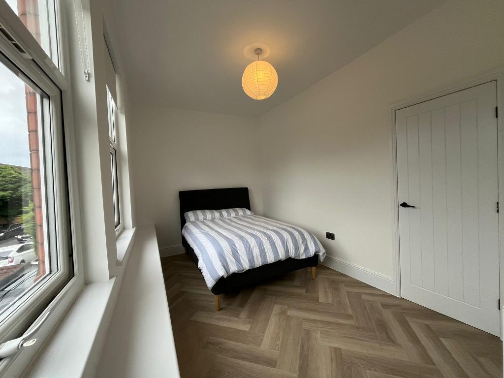 Flat Wilbraham Road in Manchester