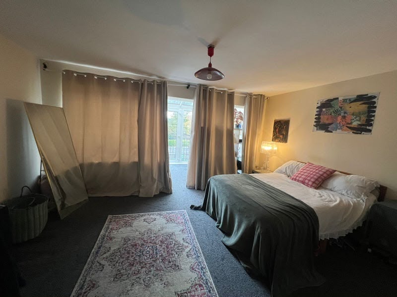 Room Edgar Wallace Close in Greater London