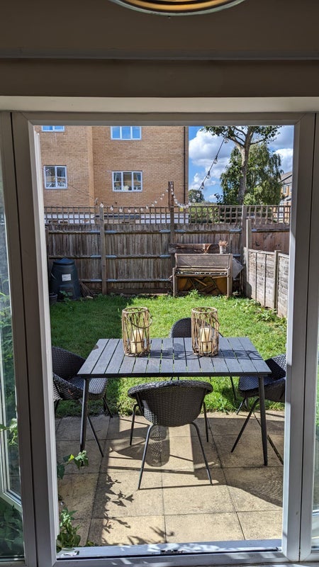 Room Edgar Wallace Close in Greater London