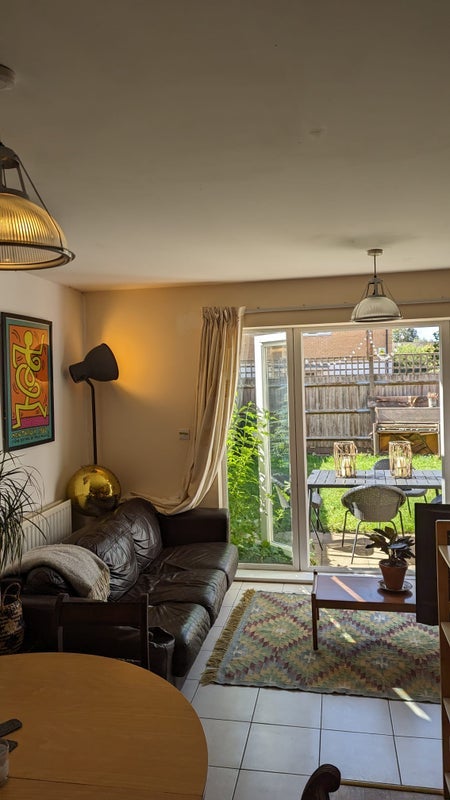 Room Edgar Wallace Close in Greater London